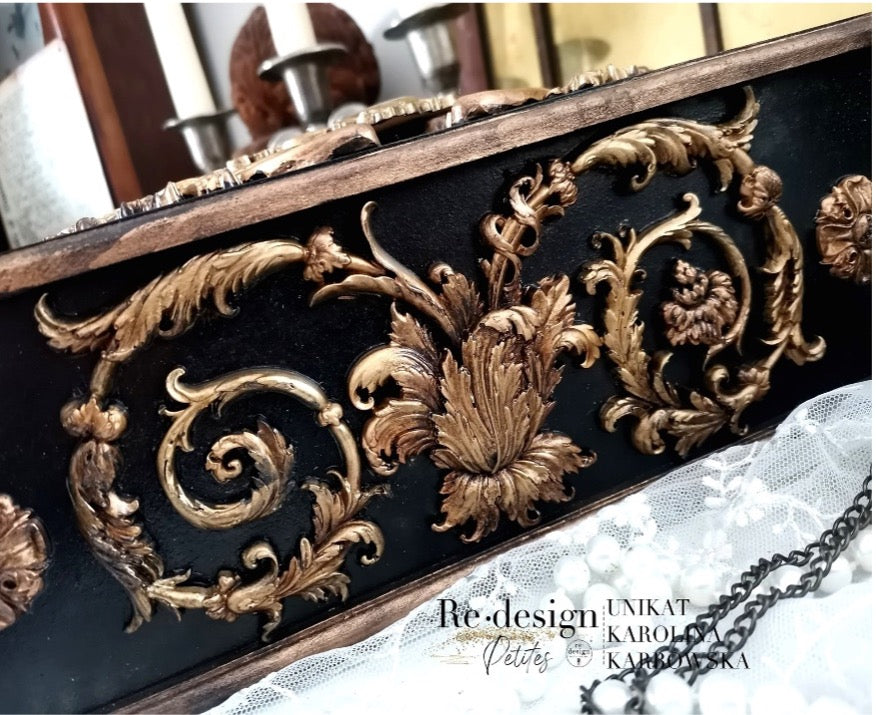 Salon Des Nobles Decor Moulds