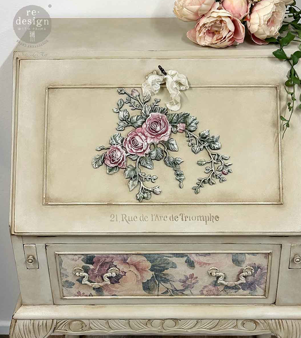 Velvet Cascade Right Decor Poly